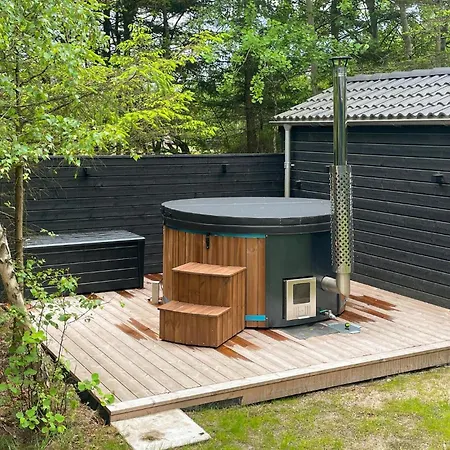 Lovely In With Sauna 度假居 *